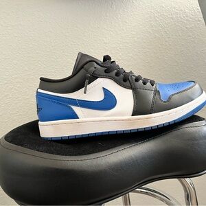 Nike AirJordans Low Men’s 10